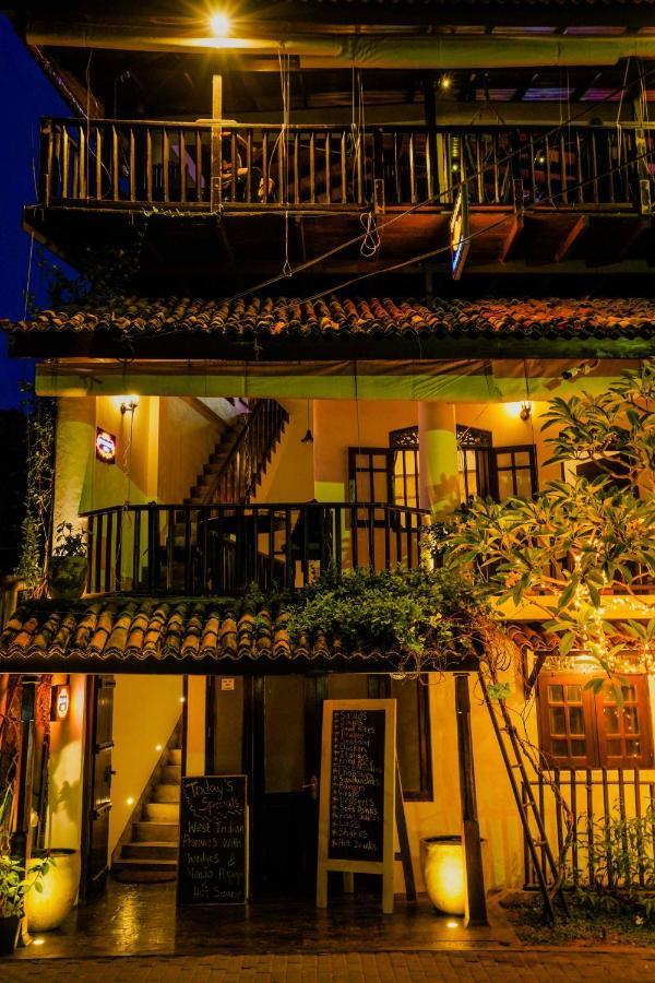 Fort Dew Guest House กอลล์ ภายนอก รูปภาพ