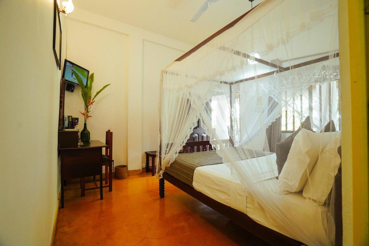 Fort Dew Guest House กอลล์ ภายนอก รูปภาพ