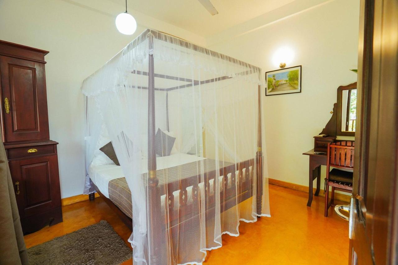 Fort Dew Guest House กอลล์ ภายนอก รูปภาพ