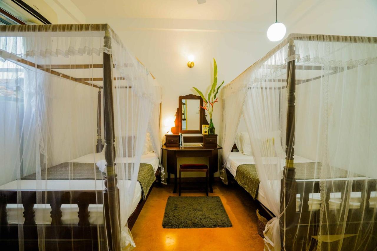 Fort Dew Guest House กอลล์ ภายนอก รูปภาพ