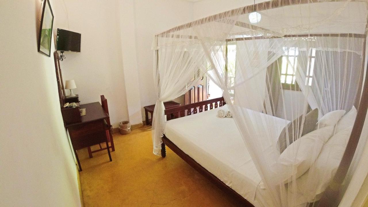 Fort Dew Guest House กอลล์ ภายนอก รูปภาพ